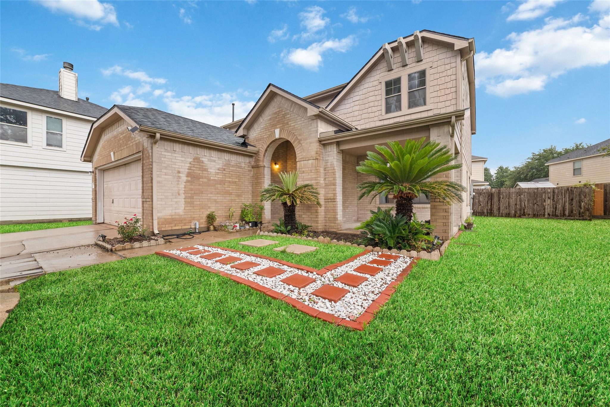 527 Remington Point Ct, Houston, TX 77073 photo