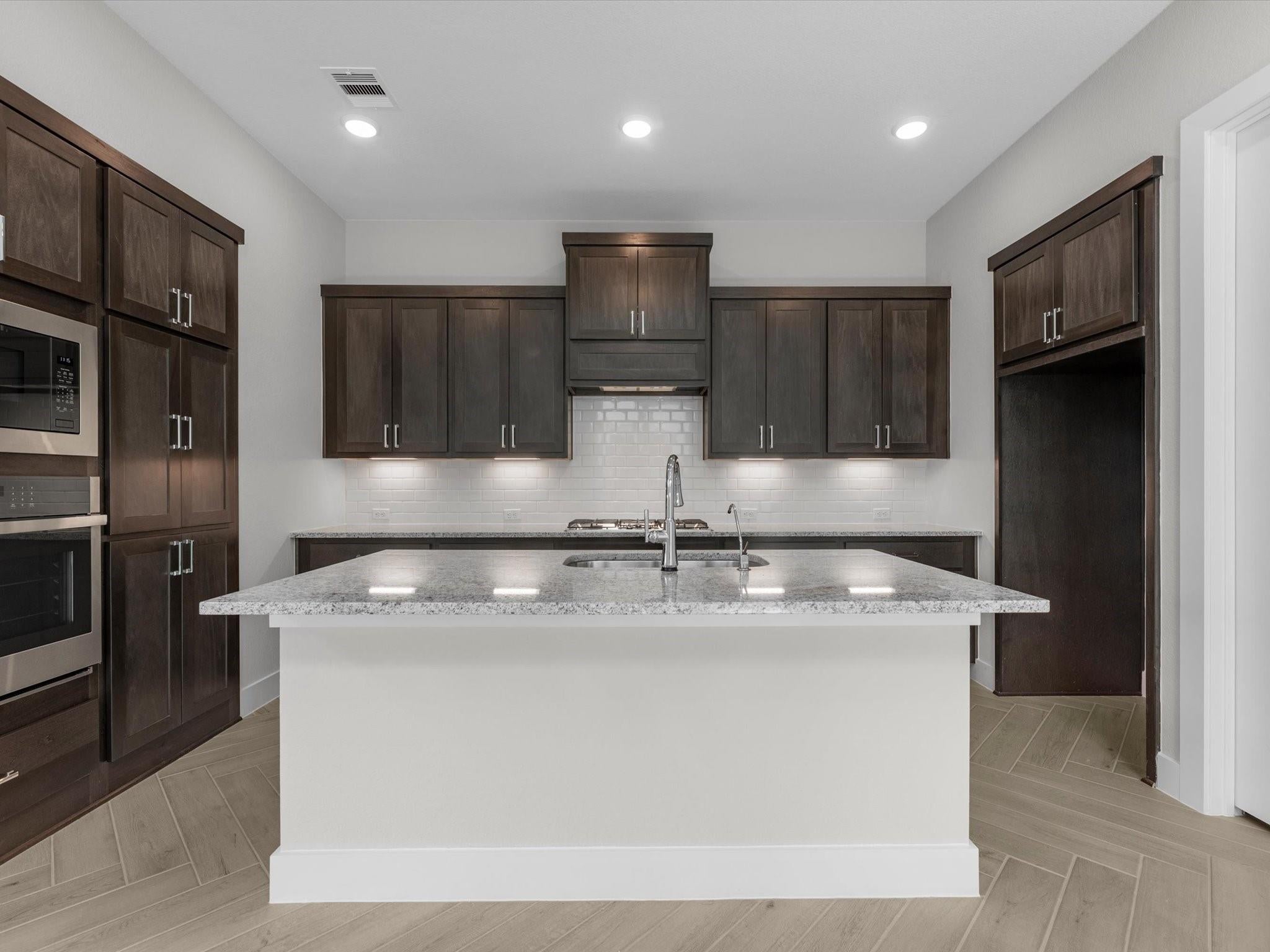17827 Quartz Spring Ln, Tomball, TX 77377 photo