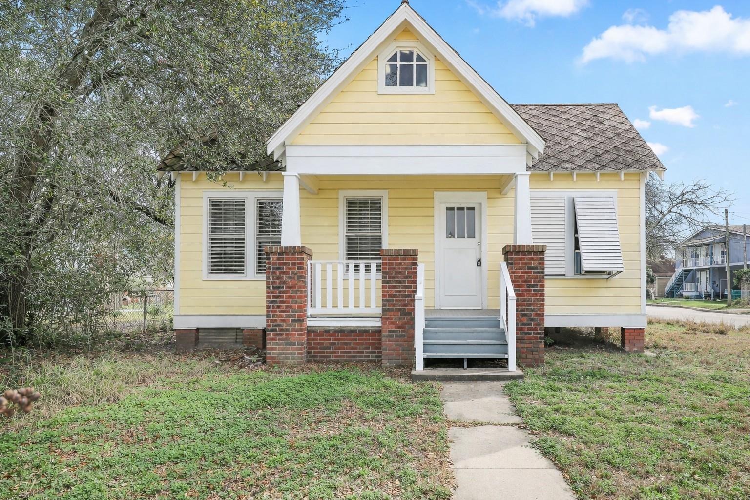 5127 Bernardo De Galvez, Galveston, TX 77551 photo