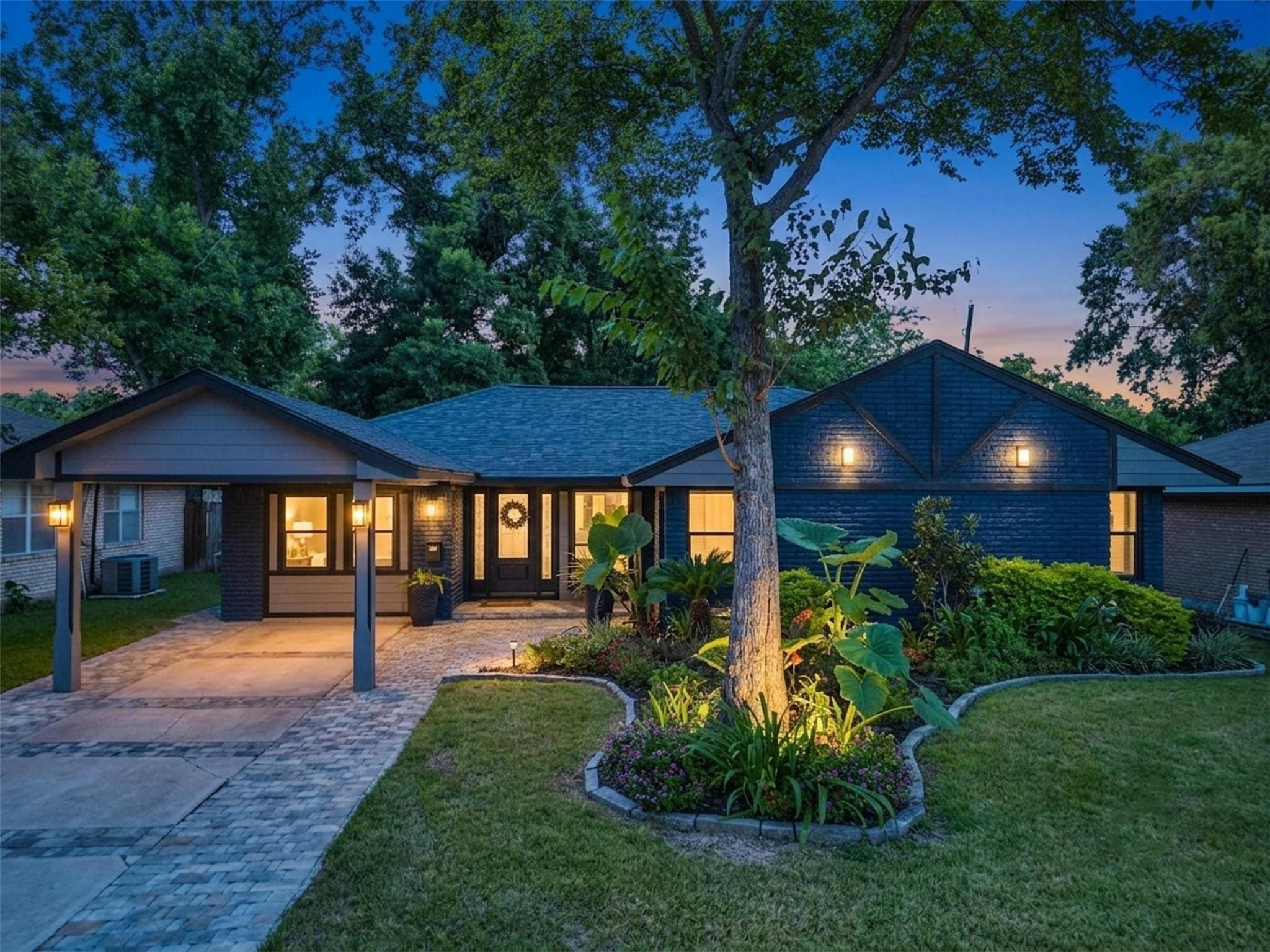 5402 Libbey Ln, Houston, TX 77092