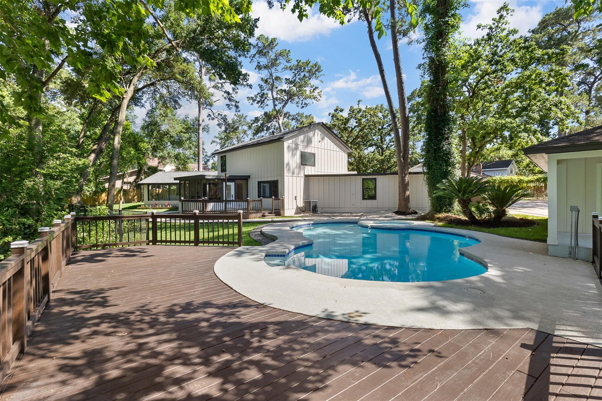 107 Beaver Tail Pt, Houston, TX 77024 photo