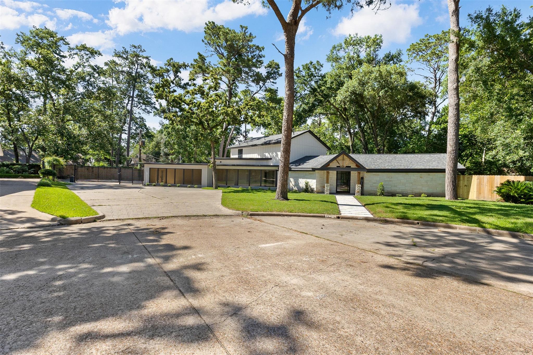 107 Beaver Tail Pt, Houston, TX 77024 photo