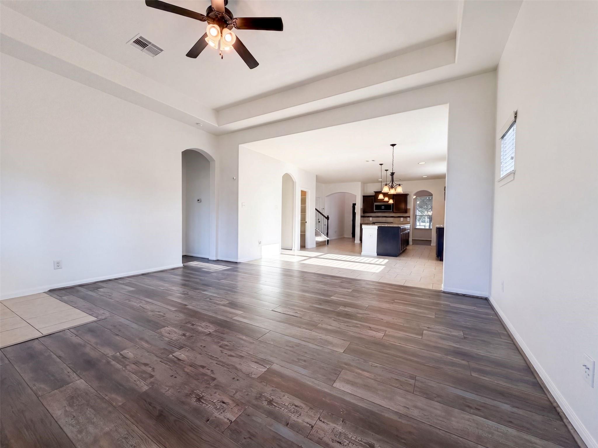 5923 Carnaby Ln, Rosenberg, TX 77471 photo