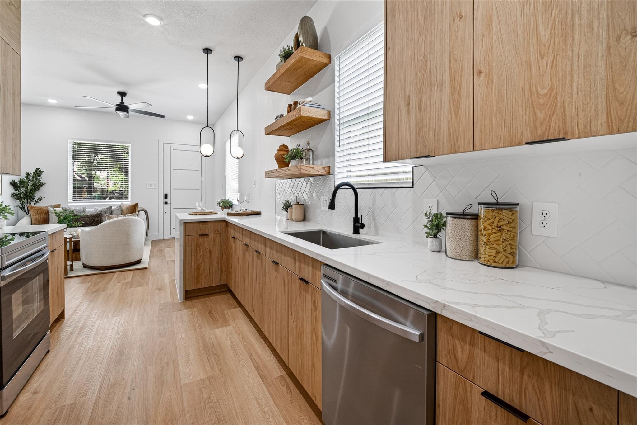 7840 Nashville Unit A/B St, Houston, TX 77028 photo