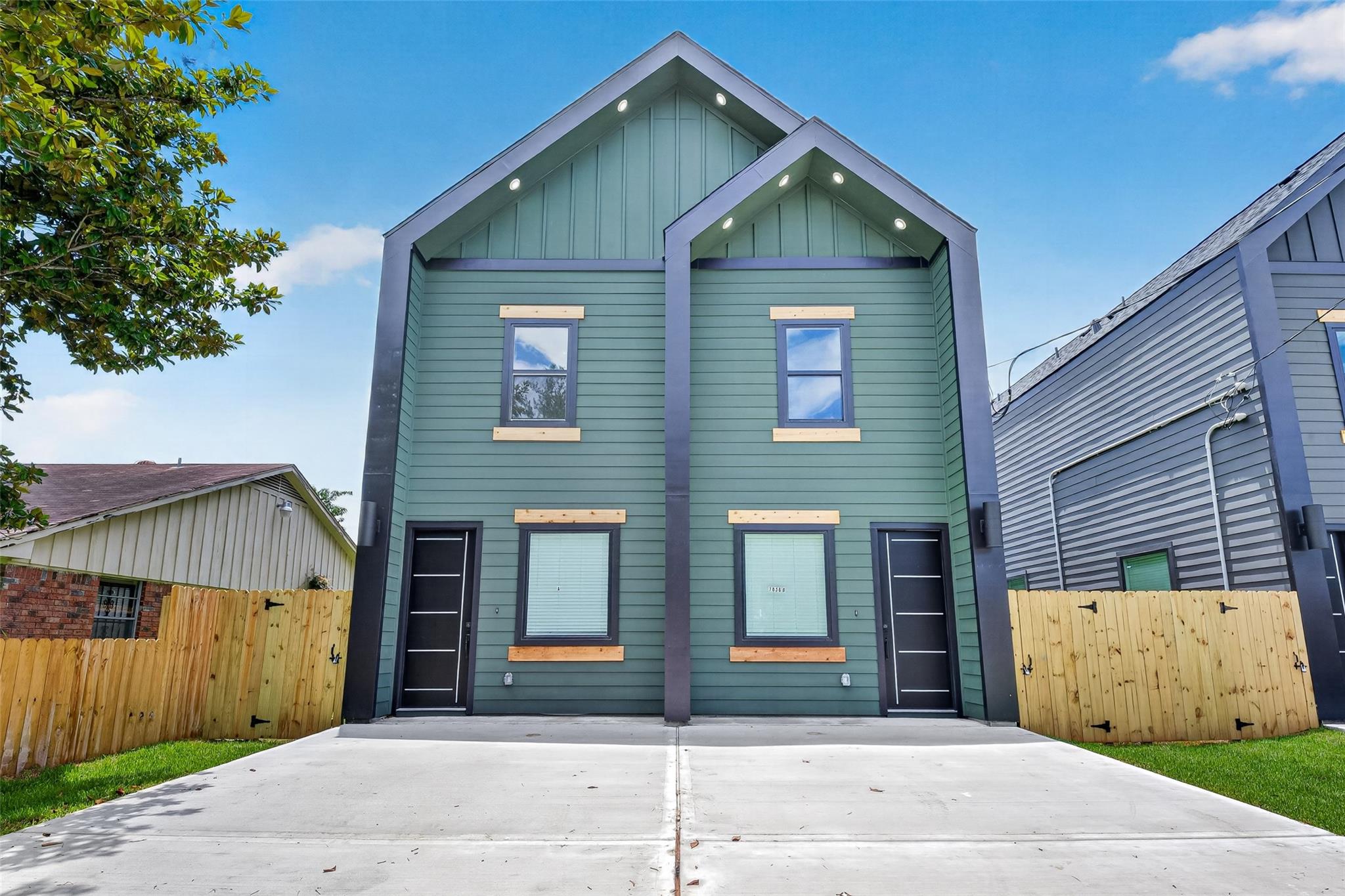 7840 Nashville Unit A/B St, Houston, TX 77028 photo