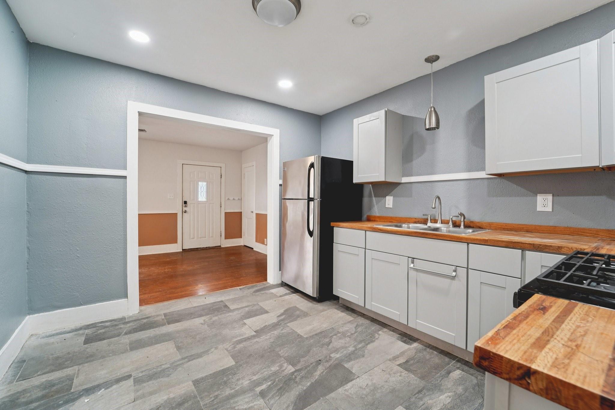 5224 Bernardo De Galvez, Galveston, TX 77551 photo