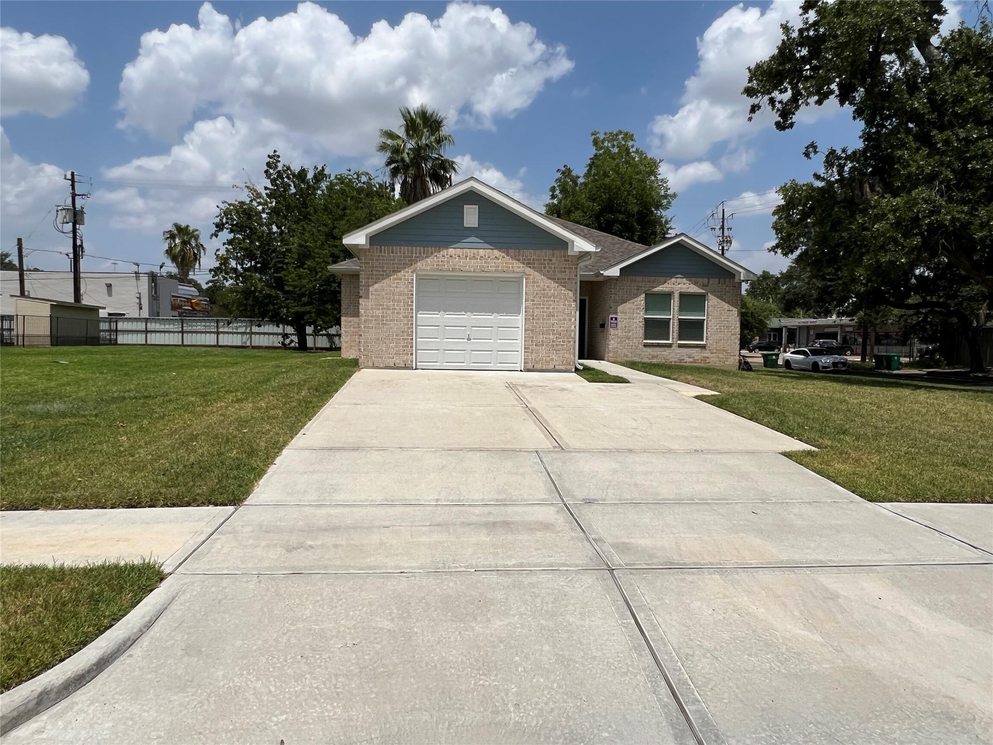 2323 Oakdale St, Houston, TX 77004 photo