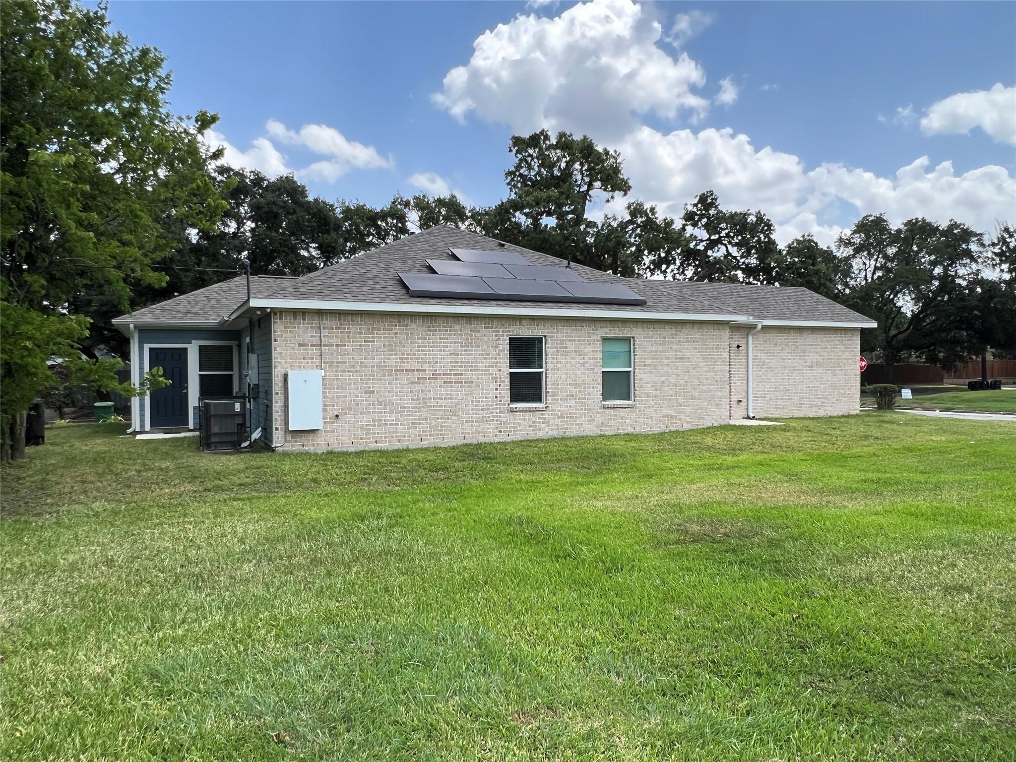 2323 Oakdale St, Houston, TX 77004 photo