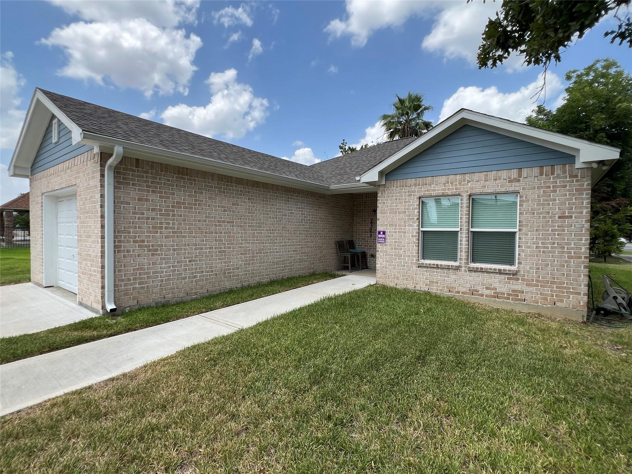 2323 Oakdale St, Houston, TX 77004