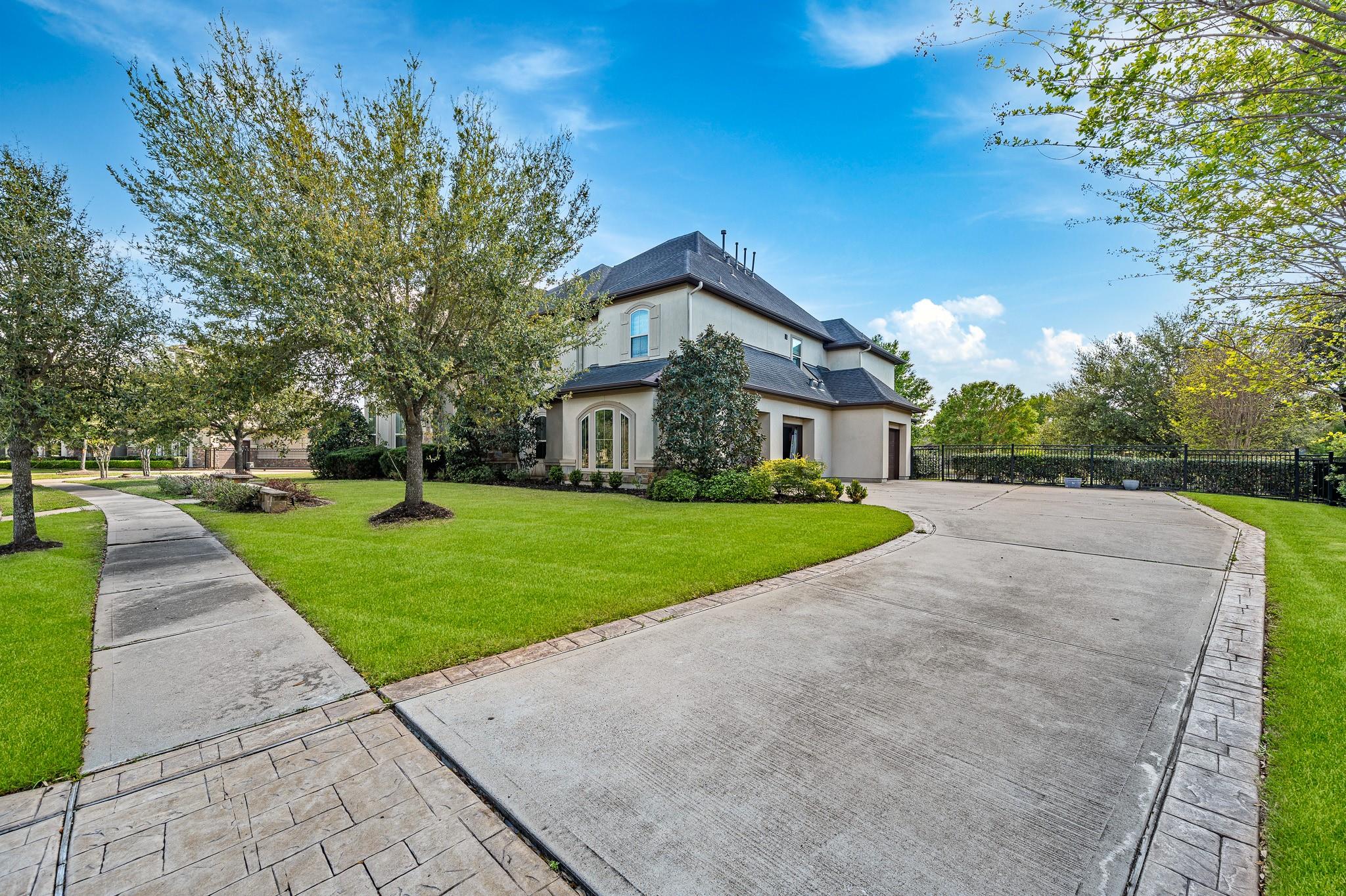 17515 W Bremonds Bend Ct, Cypress, TX 77433 photo