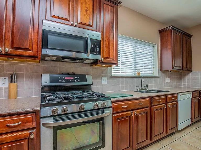 29742 Legends Green Dr, Spring, TX 77386 photo