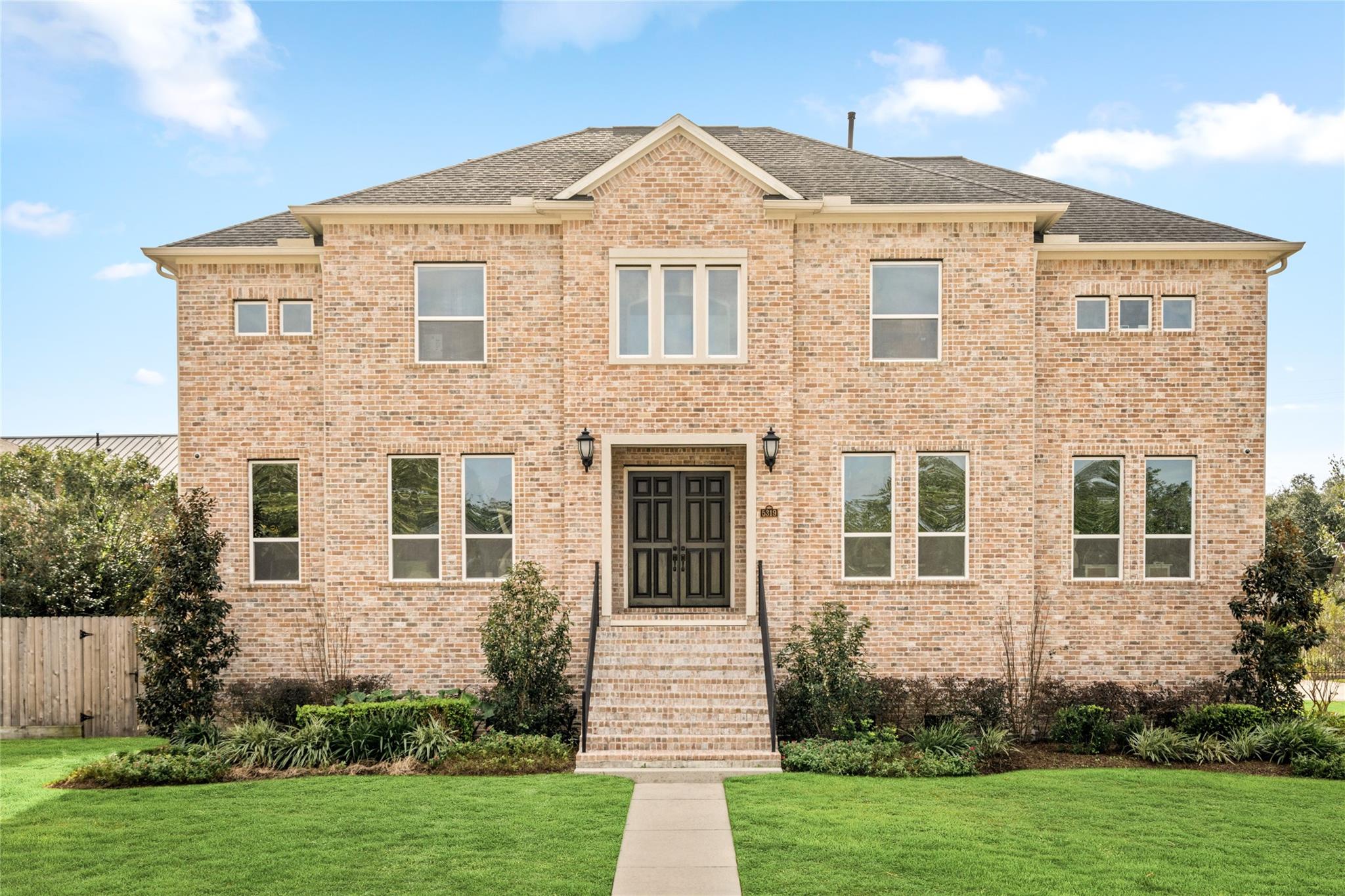 5319 Braesheather Dr, Houston, TX 77096