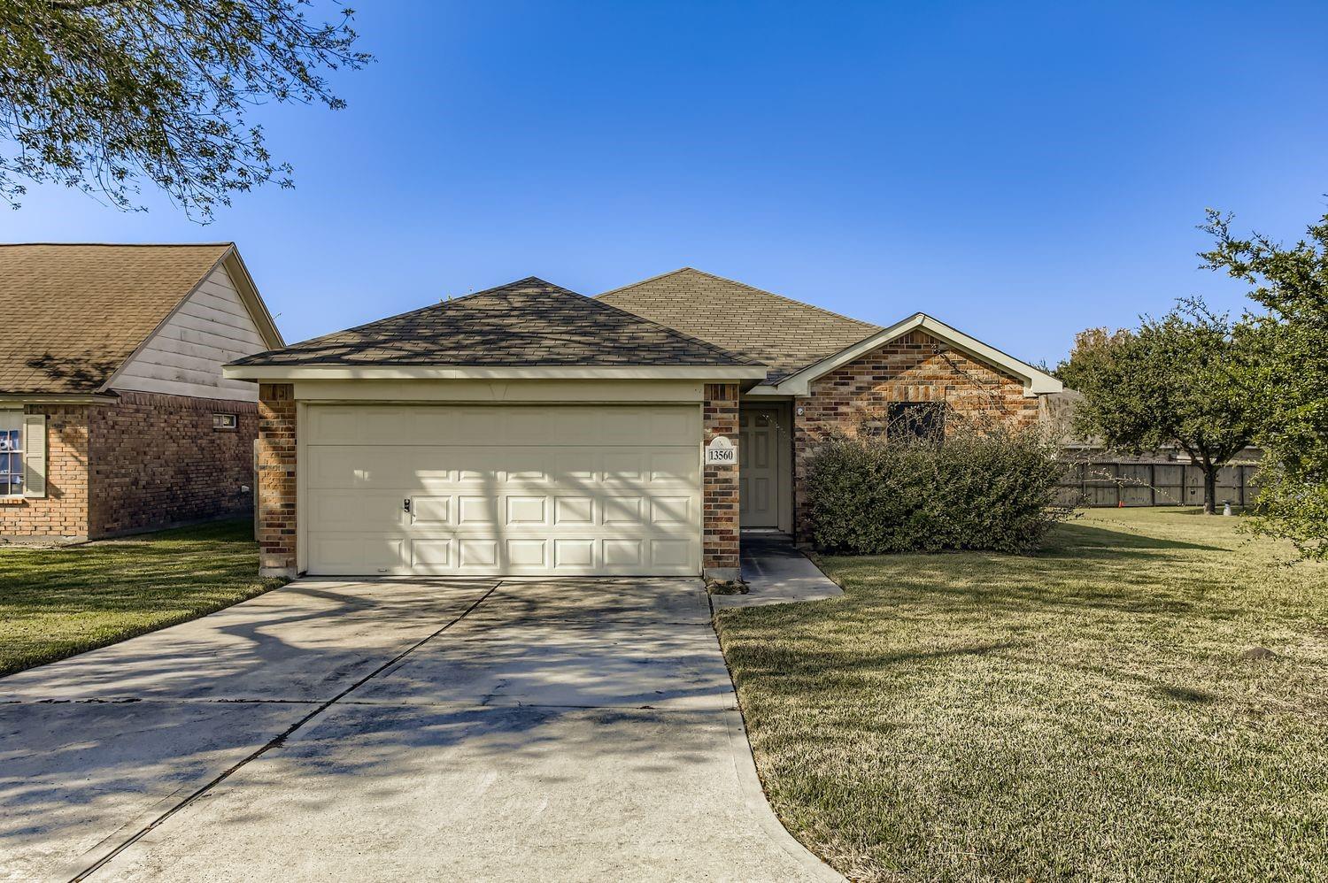 13560 Lake Breeze Ln, Willis, TX 77318