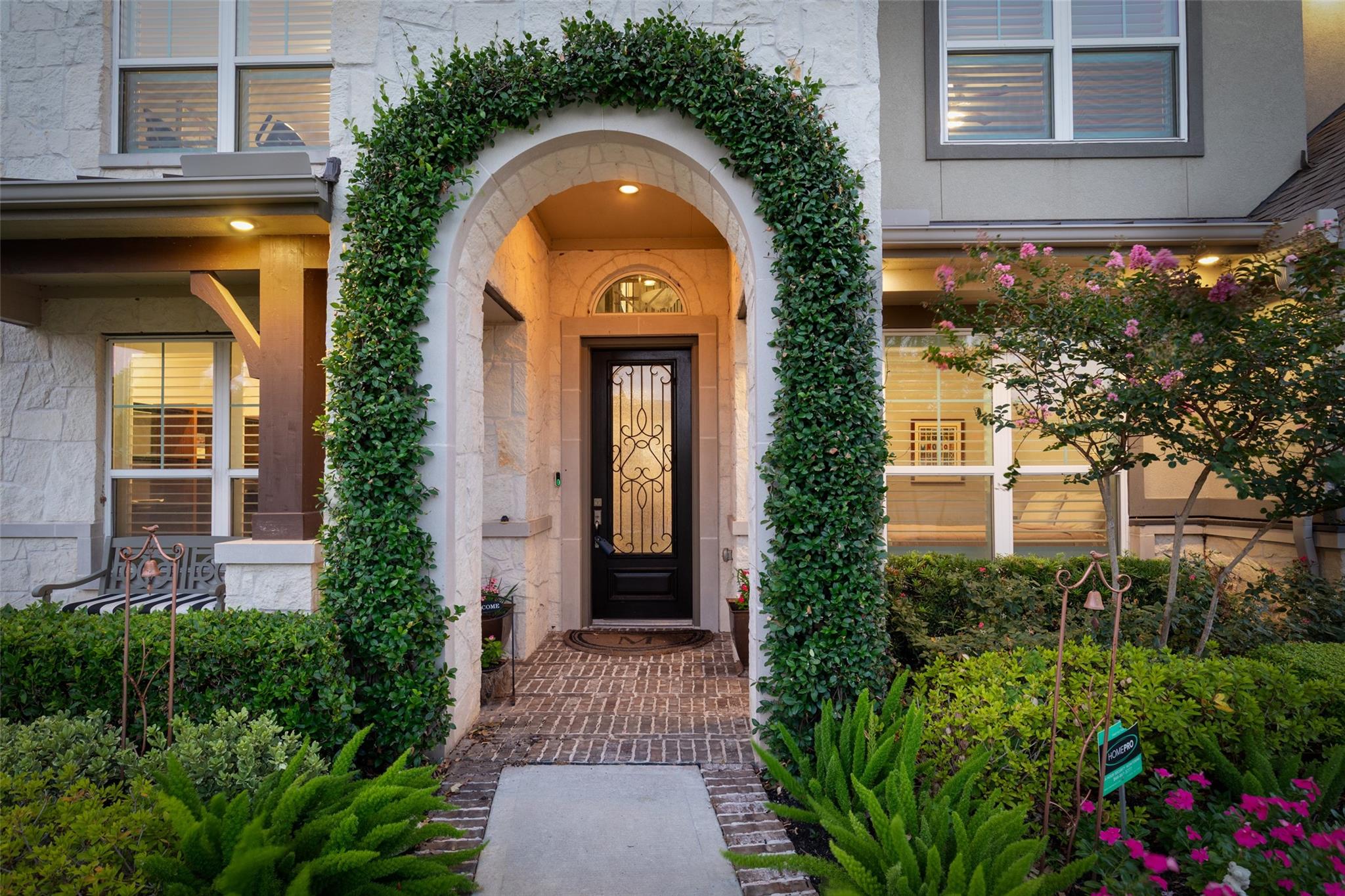 99 Zenith Ln, Sugar Land, TX 77498 photo