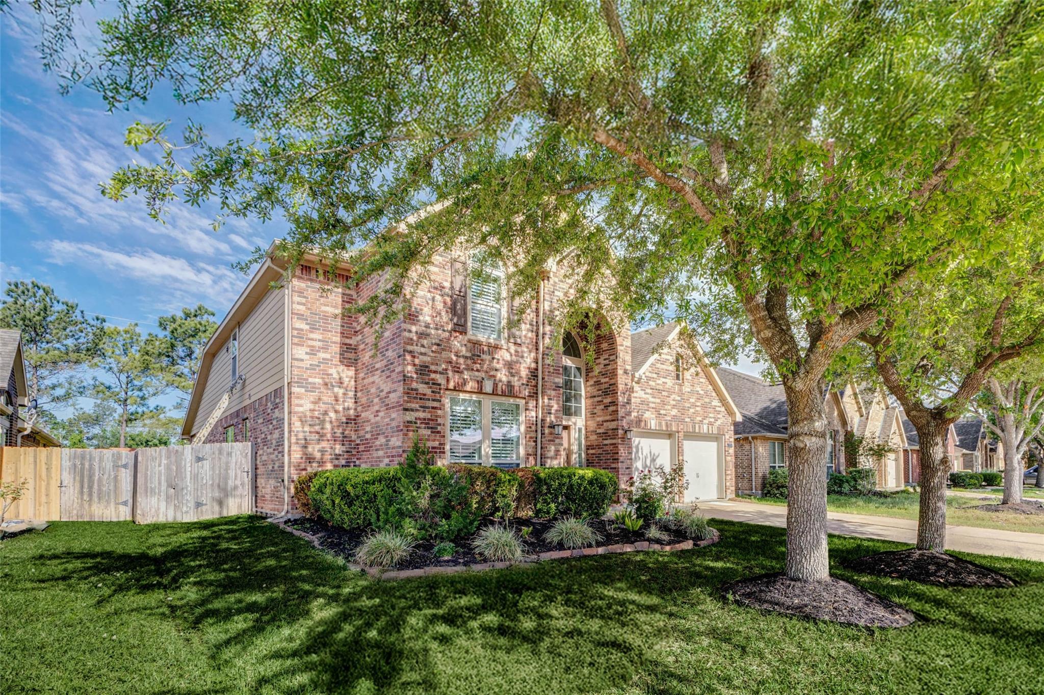 2718 Ginger Cove Ln, Pearland, TX 77584 photo