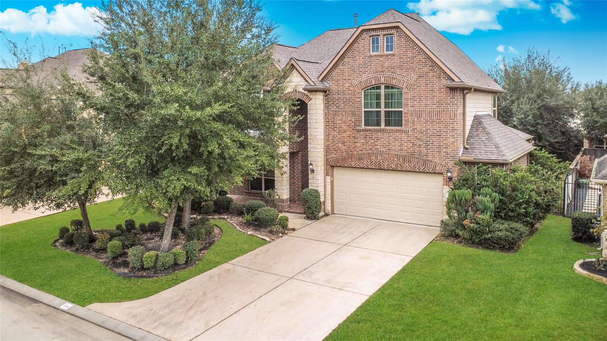 14 S Estherwood Pl, The Woodlands, TX 77354 photo