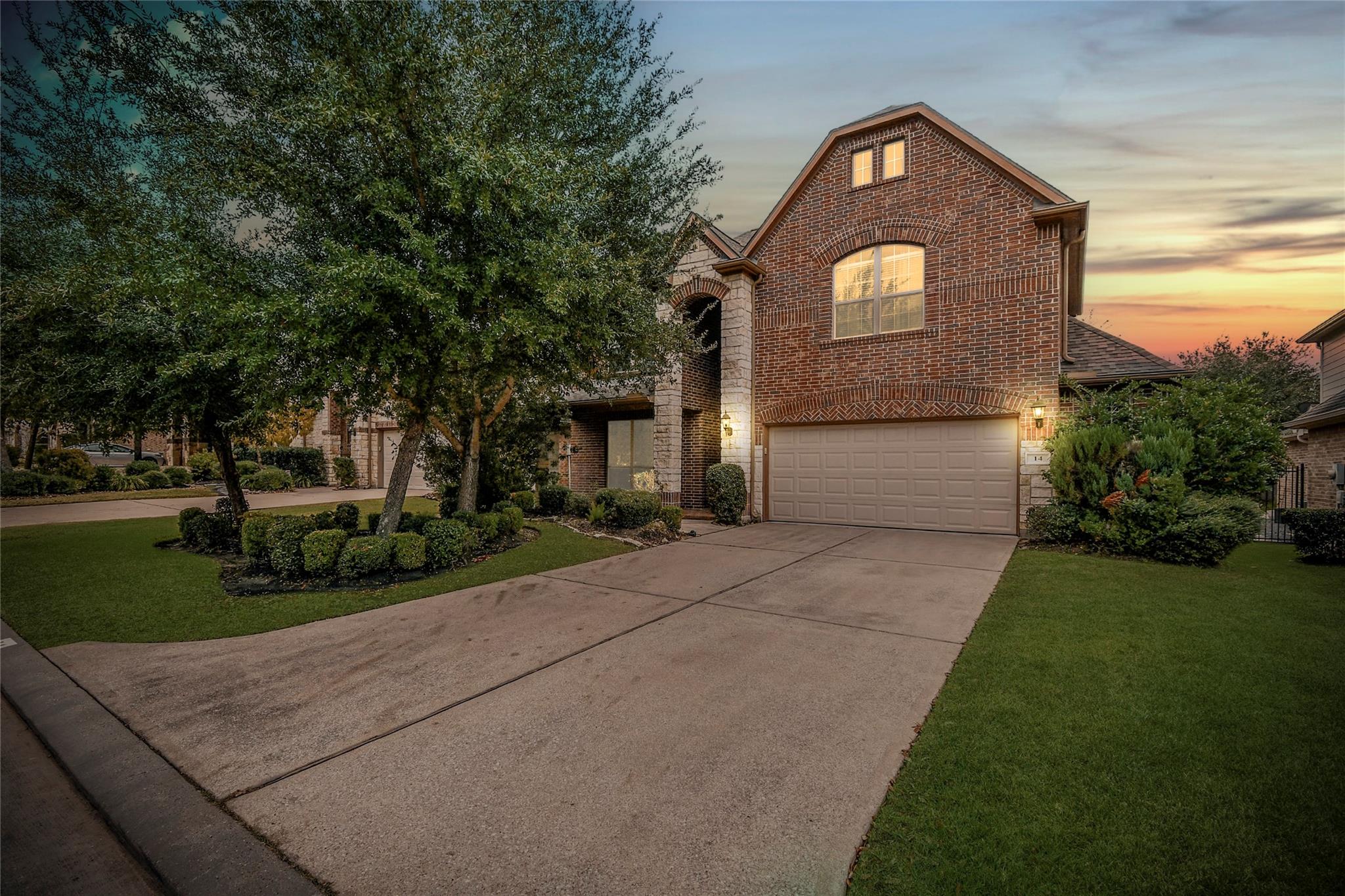 14 Estherwood Pl, The Woodlands, TX 77354