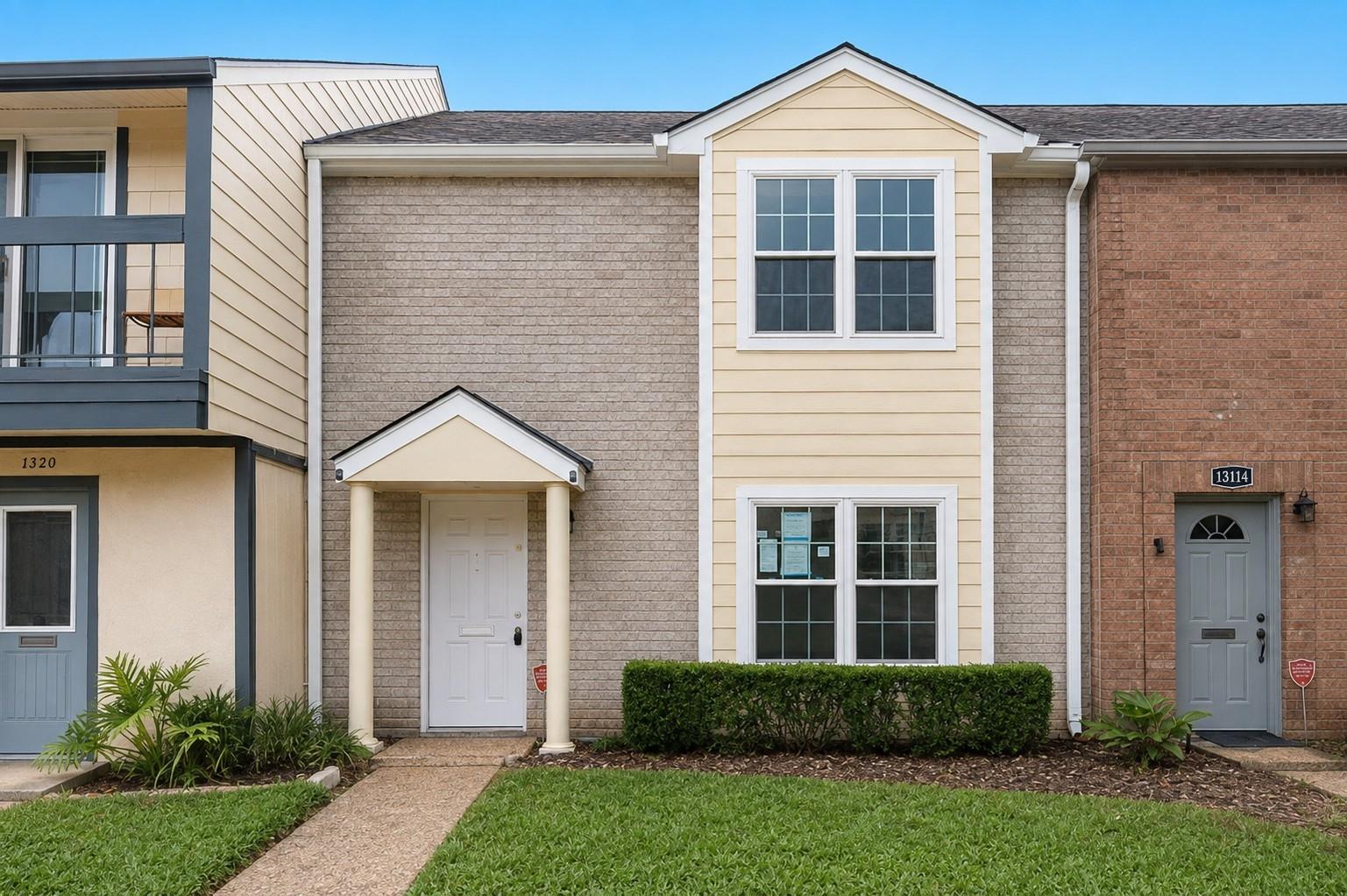 10318 Briar Forest Dr, Houston, TX 77042