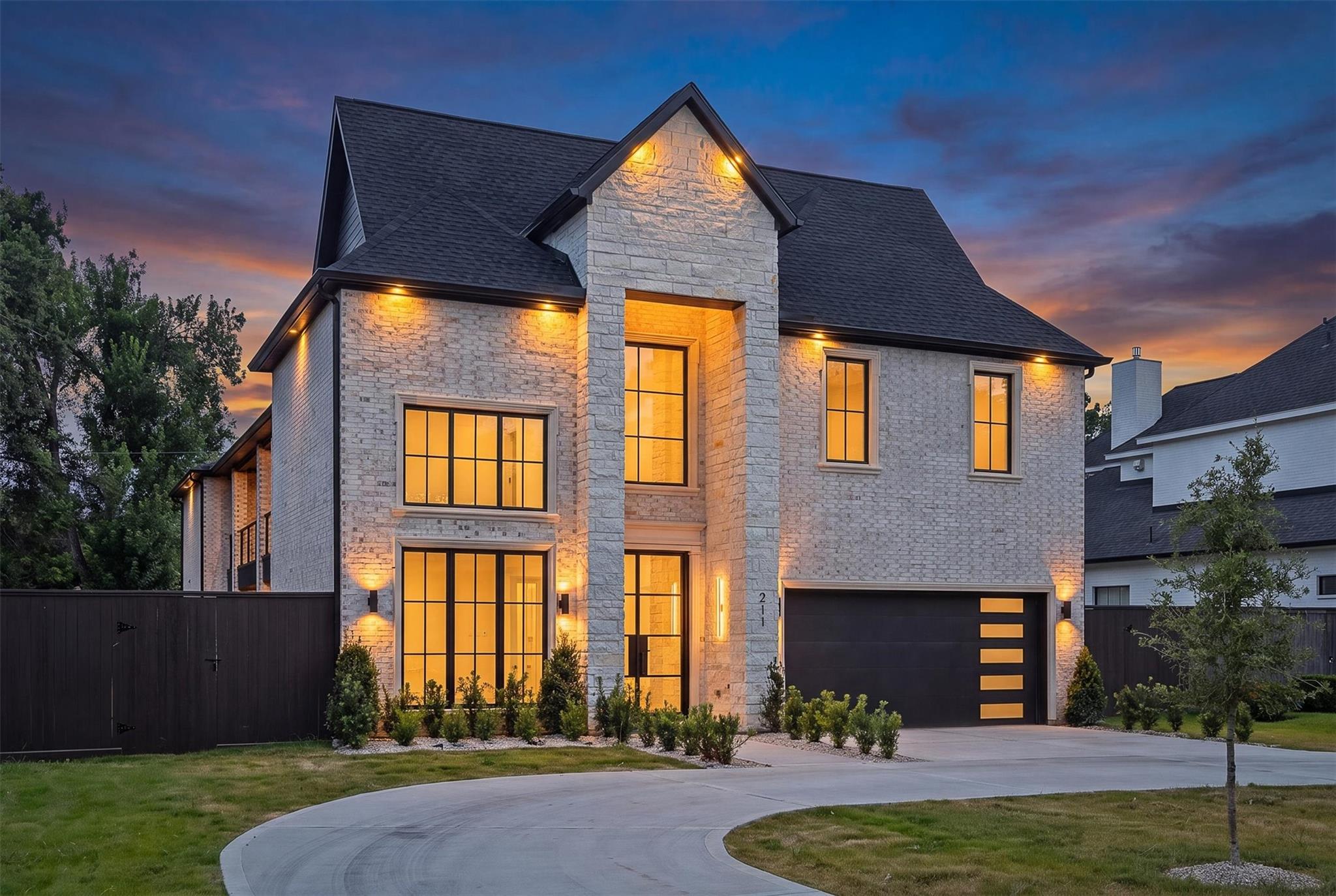 211 34 St, Houston, TX 77018