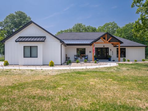 Single Family Residence in Greenwood IN 958 J McCool Way.jpg