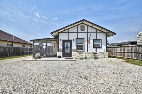 Single Family Residence in Bandera TX 472 Mountain View Dr.jpg