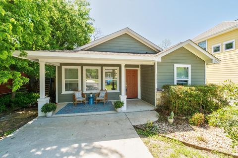 Single Family Residence in Austin TX 2005 E 13th ST.jpg