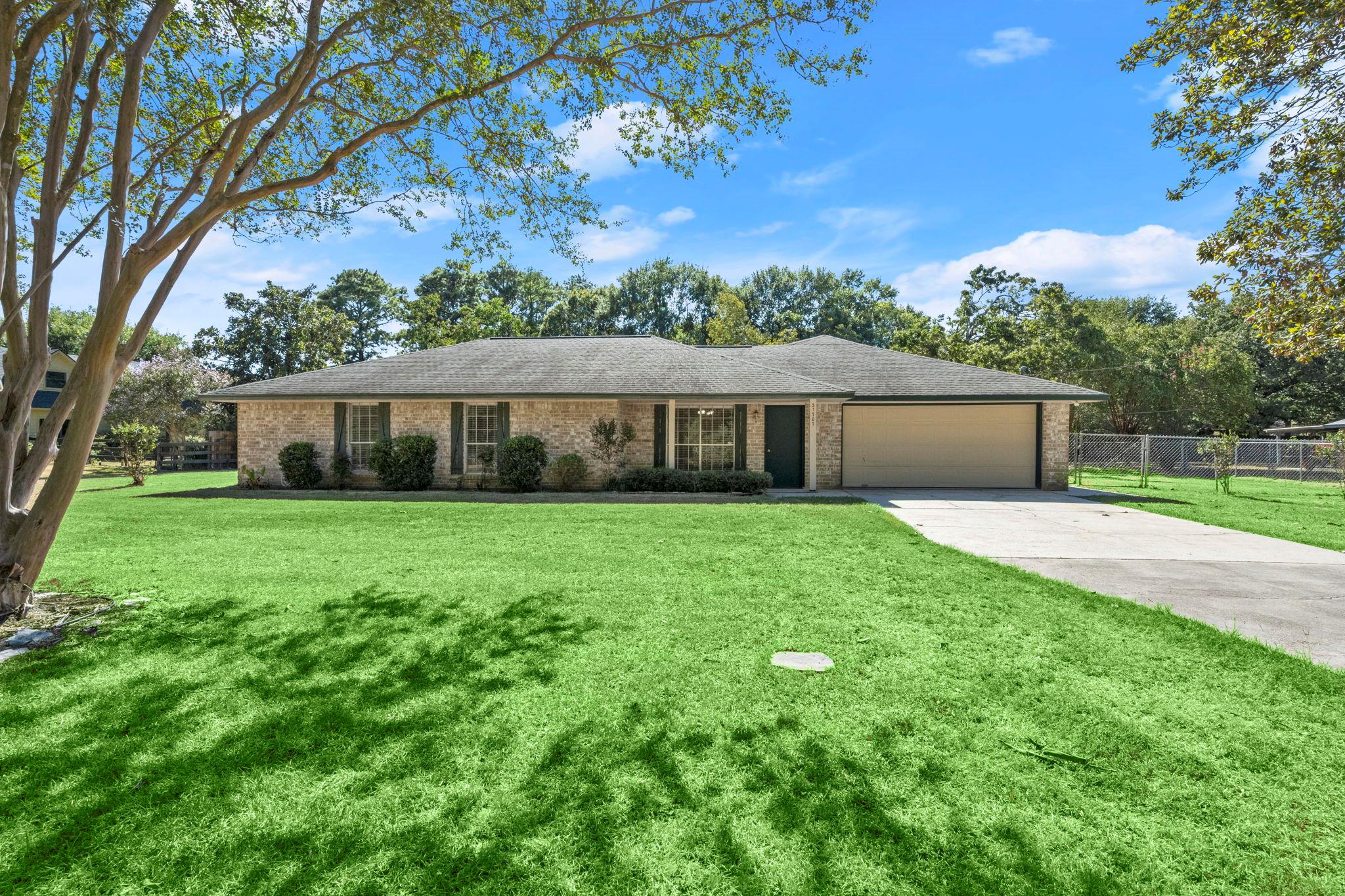 31707 Oak Xing, Magnolia, TX 77355