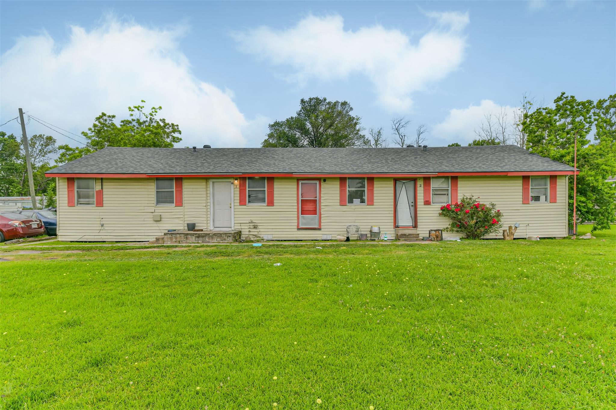 639 Saint Charles Dr, Crosby, TX 77532