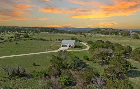 Single Family Residence in Comfort TX 163 Lower Dietert Rd.jpg