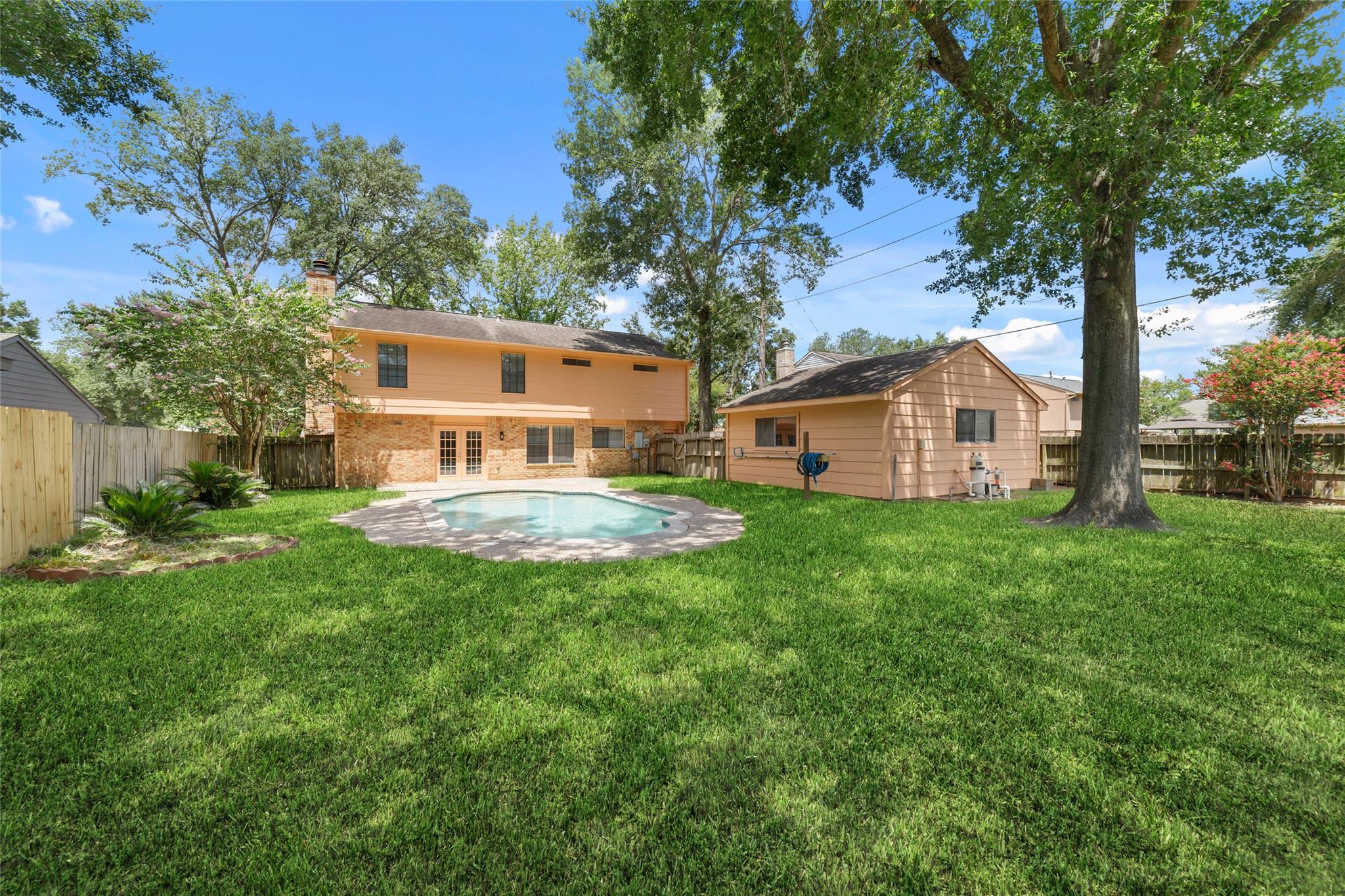 8406 Pine Falls Dr, Houston, TX 77095 photo