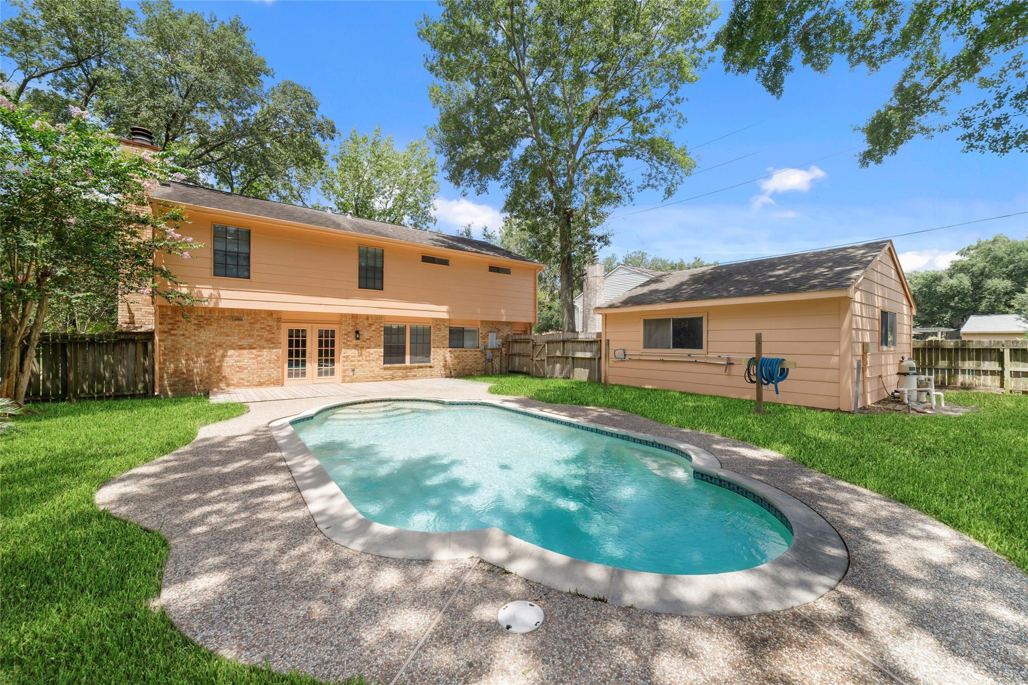 8406 Pine Falls Dr, Houston, TX 77095 photo