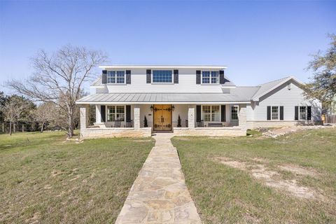 Single Family Residence in Canyon Lake TX 1119 Stoneyridge DR.jpg