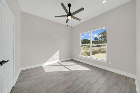 Single Family Residence in Mico TX 257 PR 2774 4.jpg