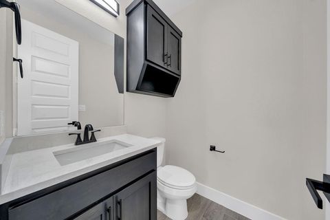 Single Family Residence in Mico TX 257 PR 2774 17.jpg