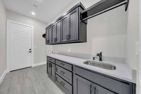 Single Family Residence in Mico TX 257 PR 2774 25.jpg