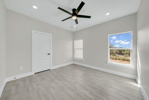 Single Family Residence in Mico TX 257 PR 2774 26.jpg