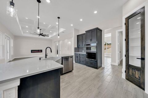 Single Family Residence in Mico TX 257 PR 2774 14.jpg