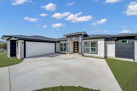 Single Family Residence in Mico TX 257 PR 2774 2.jpg