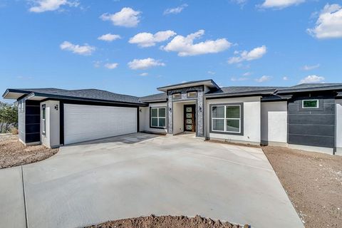 Single Family Residence in Mico TX 257 PR 2774 35.jpg