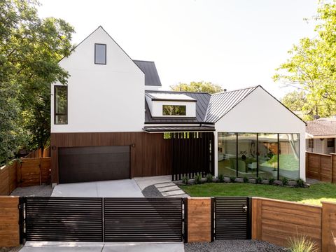 Single Family Residence in Austin TX 3005 PinOak CT.jpg