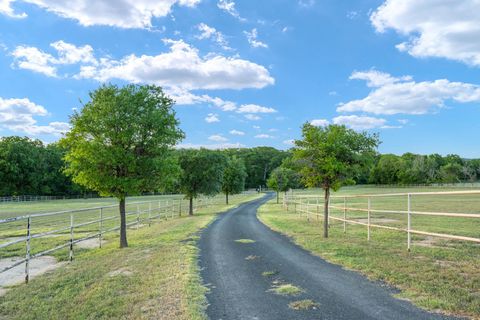 Single Family Residence in Boerne TX 25 Zoeller Ln. Ln.jpg