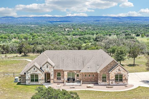 Single Family Residence in Bandera TX 5228 FM 3240.jpg