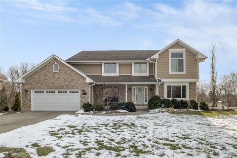 Single Family Residence in Beavercreek OH 774 Autumn Leaf Drive.jpg