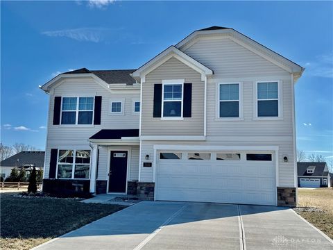 Single Family Residence in Carlisle OH 1501 Knightsbridge Court.jpg