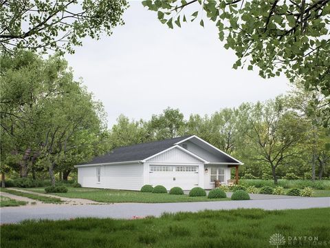 Single Family Residence in Carlisle OH 122 Arthur Avenue 2.jpg