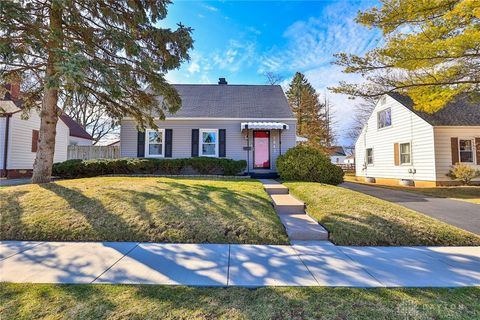 Single Family Residence in Kettering OH 2842 Research Boulevard.jpg