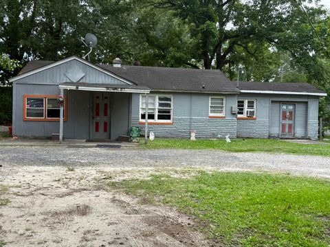 Single Family Residence in Charleston SC 715 Yew Street.jpg