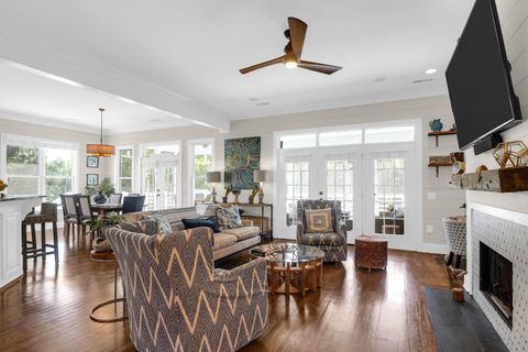 Single Family Residence in Sullivans Island SC 3013 Middle Street 6.jpg