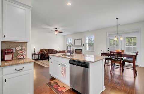 Single Family Residence in Summerville SC 317 Whispering Breeze Lane 10.jpg