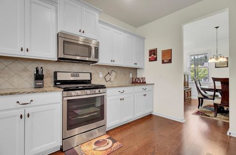 Single Family Residence in Summerville SC 317 Whispering Breeze Lane 12.jpg